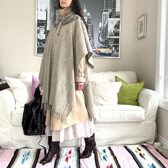 Jackets & Blazers - Fringed hem poncho with Egyptian-look print around collar